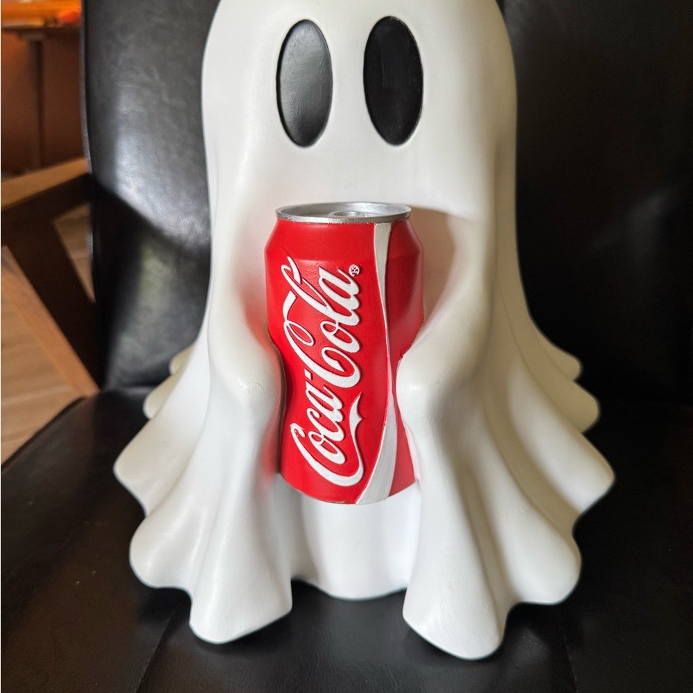 Viral Coca-Cola Ghost